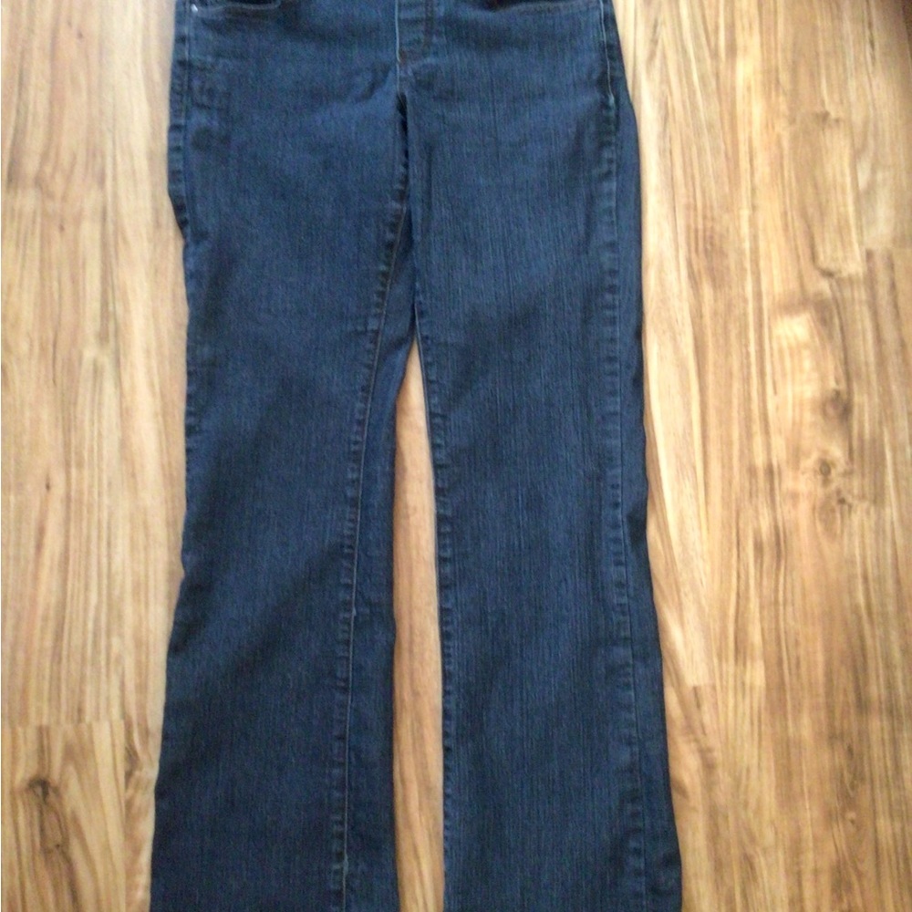 JAG high rise Bootcut women’s jeans, size 6.